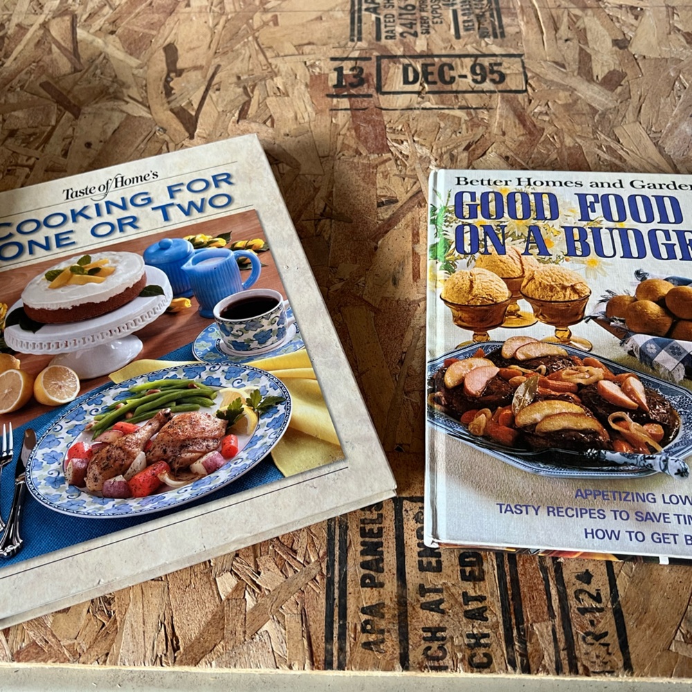 Lot of 2 vintage 70s/80s cookbooks